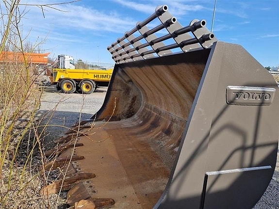 Volvo L350H 17 of 23