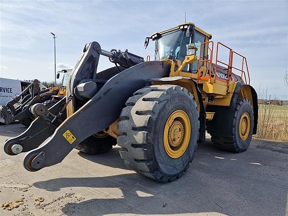 Volvo L350H 3 of 23