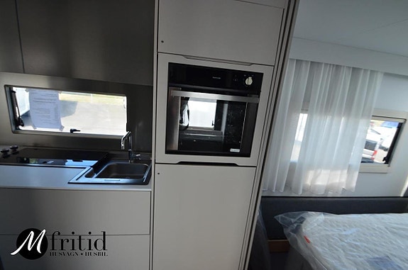 Adria Astella 644 DP 10 of 23
