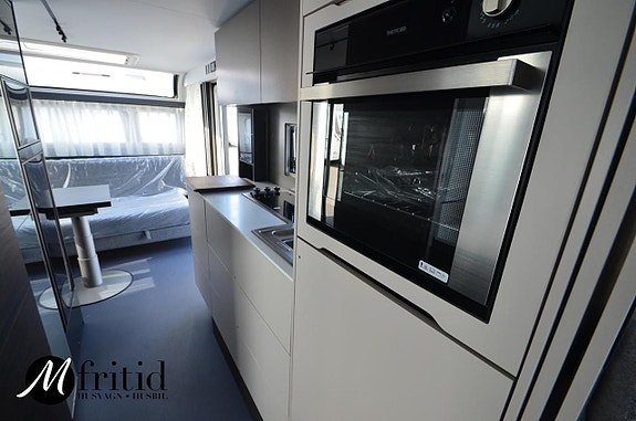 Adria Astella 644 DP 11 of 23