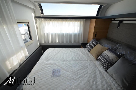 Adria Astella 644 DP 13 of 23