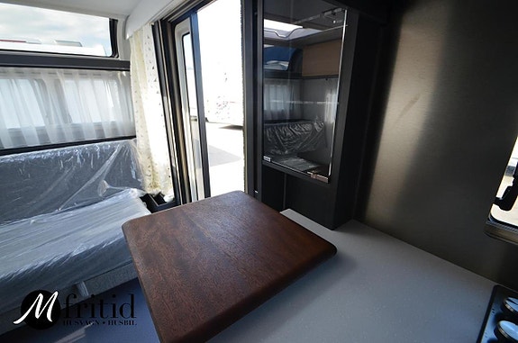 Adria Astella 644 DP 12 of 23