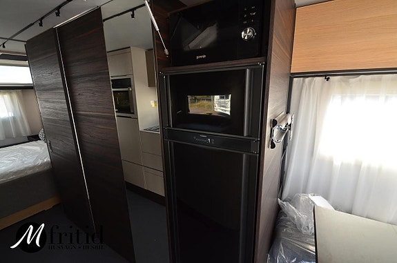 Adria Astella 644 DP 20 of 23