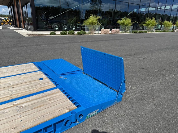 Hakarps - Maskinflak med 63mm stegar och sandwich ramp 12 of 12