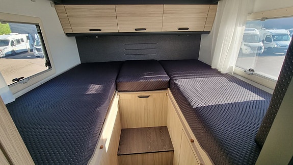 Sun Living A 75 SL Ford 165hk *  B-körkort * 5 bältade platser * Aut * RÄNTEKAMPANJ 3.95% Månadskostnad 3882:- 12 of 20