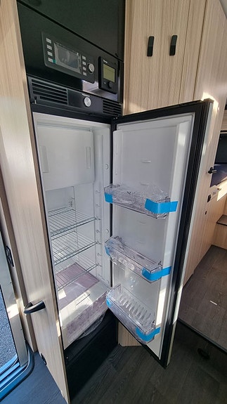 Sun Living A 75 SL Ford 165hk *  B-körkort * 5 bältade platser * Aut * RÄNTEKAMPANJ 3.95% Månadskostnad 3882:- 17 of 20