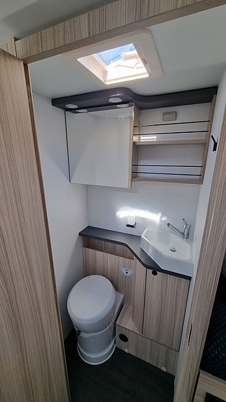 Sun Living A 75 SL Ford 165hk *  B-körkort * 5 bältade platser * Aut * RÄNTEKAMPANJ 3.95% Månadskostnad 3882:- 15 of 20