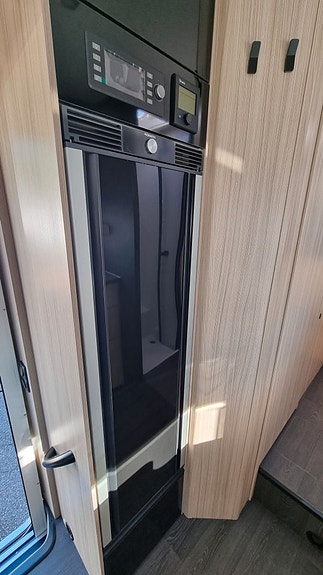 Sun Living A 75 SL Ford 165hk *  B-körkort * 5 bältade platser * Aut * RÄNTEKAMPANJ 3.95% Månadskostnad 3882:- 18 of 20