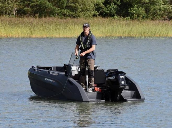 SEASTORM 17 Mercury F80 ELPT EFI