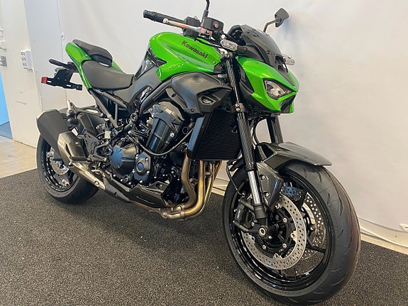 Kawasaki Z900  "För omgående leverans" 3 of 5