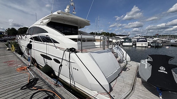 Princess V65 - 2009    2 x MTU 1523 hk 4 of 5