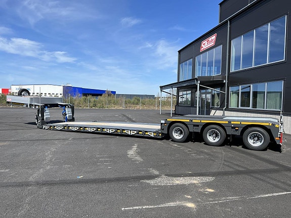 MAX 510 3-axlad-tvångsstyrd, Låglastare , Luftfjädring 8+6m 2 of 5