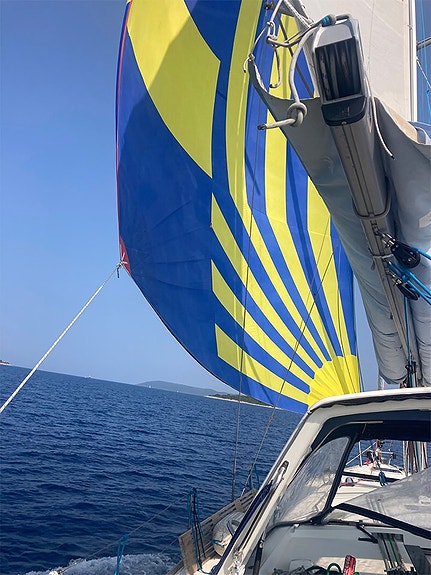 Beneteau Oceanis 48 6 of 11