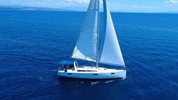 Beneteau Oceanis 48 10 of 11