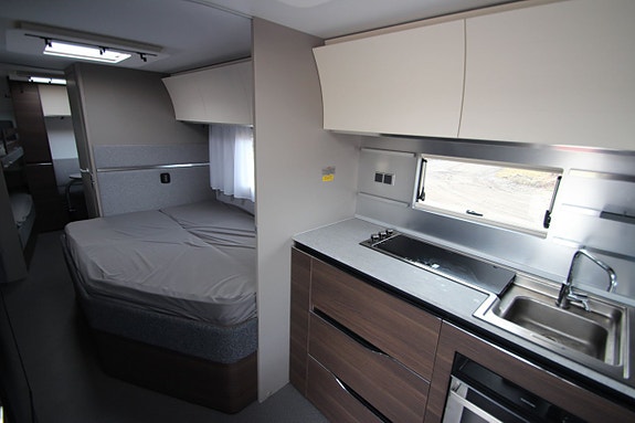 Adria Alpina 763 UK -22 8 of 17