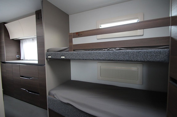 Adria Alpina 763 UK -22 15 of 17