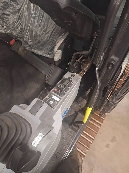 Hitachi ZX 210 LC - 7 LONG REACH , SÄLJES 17 of 24