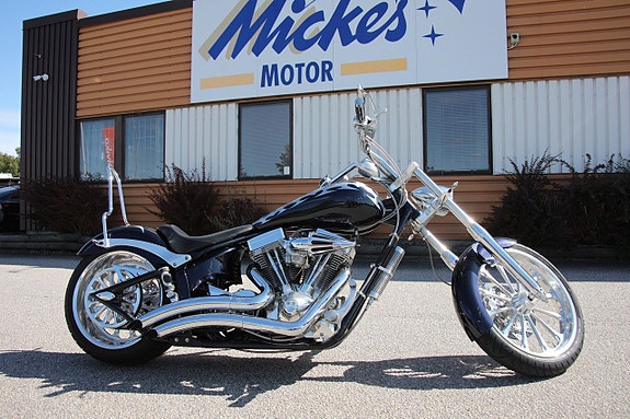 Big Dog Mastiff med S&S 117 ci Chopper