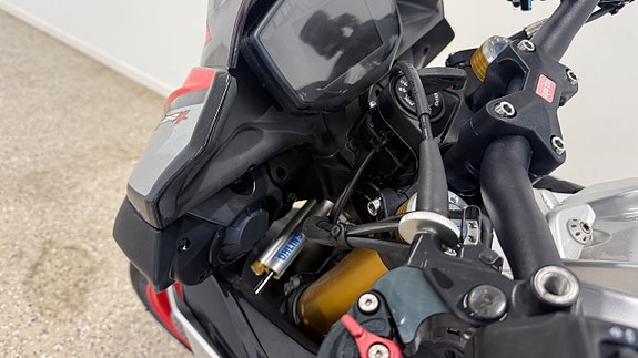 Aprilia Tuono V4 Factory Akrapovic Öhlins Toppskick! 10 of 11