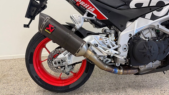 Aprilia Tuono V4 Factory Akrapovic Öhlins Toppskick! 8 of 11