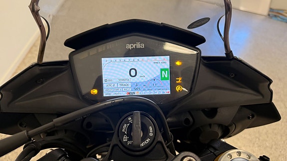 Aprilia Tuono V4 Factory Akrapovic Öhlins Toppskick! 11 of 11