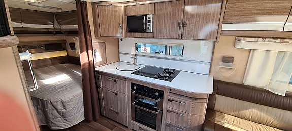 Kabe 560 XL KS Imperial "Solceller + El-stödben + AC" 4 of 8