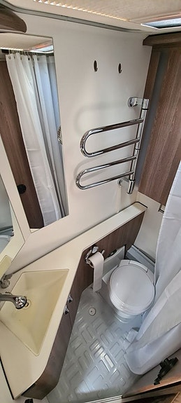 Kabe 560 XL KS Imperial "Solceller + El-stödben + AC" 7 of 8