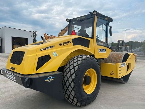 Bomag BW216D-5 Uthyres/For Rental 2 of 2