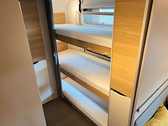Adria Adora 753 UK (Barnkammare+ALDE+7 Sovplatser+Dusch) 22 of 30