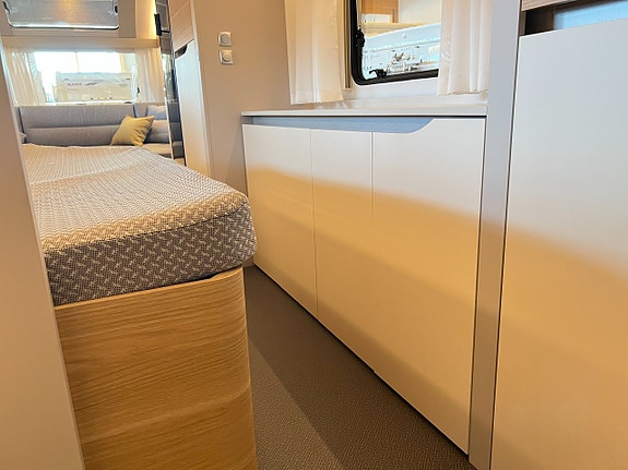 Adria Adora 753 UK (Barnkammare+ALDE+7 Sovplatser+Dusch) 29 of 30