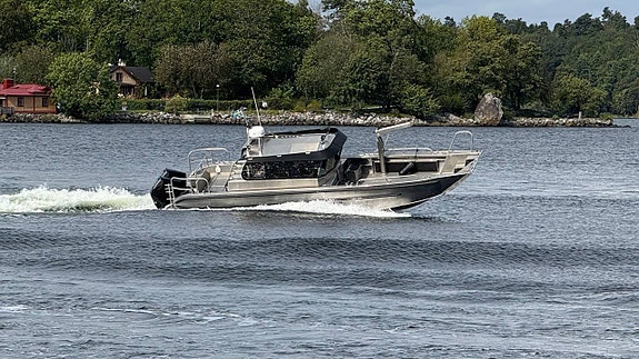 Arronet 30 Surprise Work med 2x300 V8 Mercury