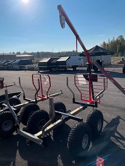 BRP Ultratec timmervagn med stöttor och kran 2 of 3