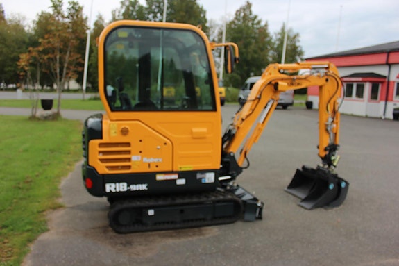 HYUNDAI R18-9RK med TILTMAN tiltfäste