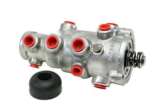 BR0246 Fotbromsventill Volvo hjullastare och traktorgrävare