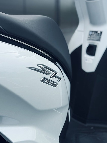 Honda SH300 5 of 5
