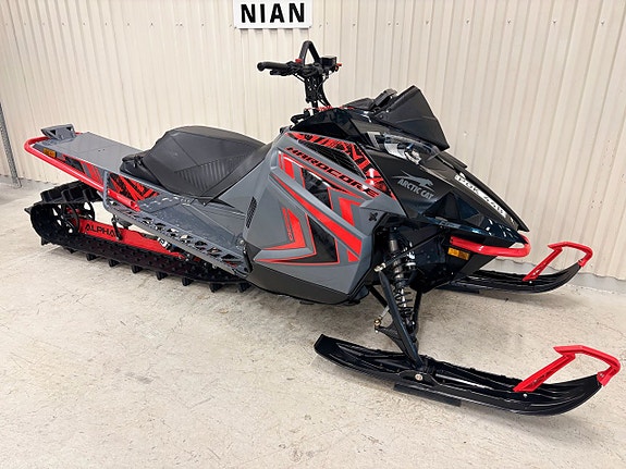 Arctic Cat M 8000 Hardcore Alpha 154 2 of 5