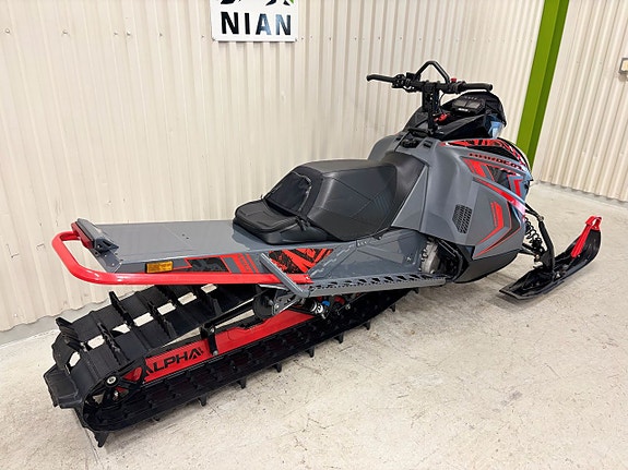 Arctic Cat M 8000 Hardcore Alpha 154 7 of 9