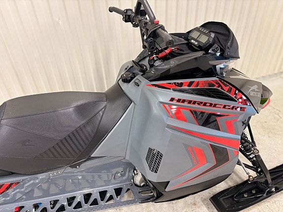 Arctic Cat M 8000 Hardcore Alpha 154 6 of 9