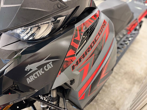 Arctic Cat M 8000 Hardcore Alpha 154 4 of 5