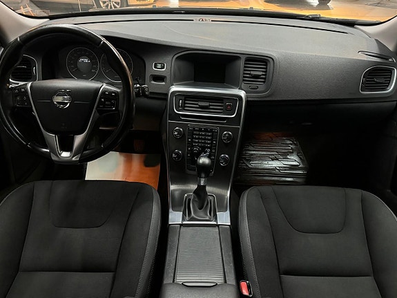 Volvo V60 6 of 15