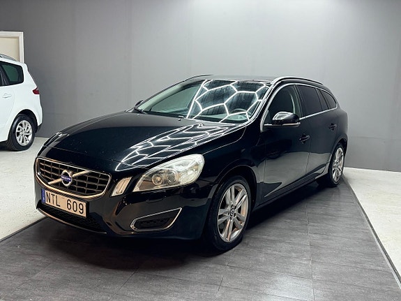 Volvo V60 3 of 5