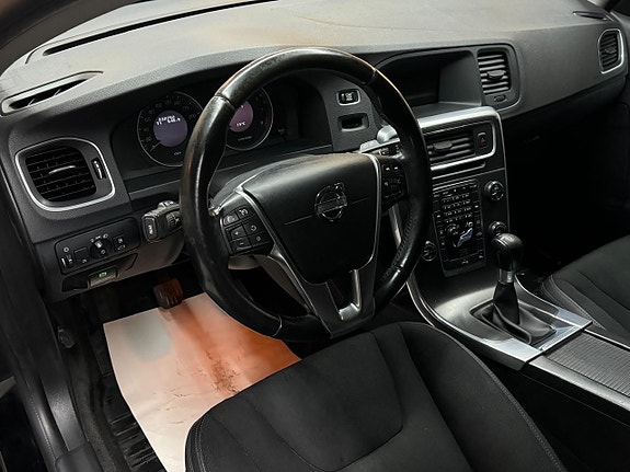 Volvo V60 7 of 15