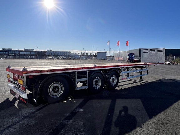 MAX Trailer , 3-axlad Flaktrailer , Norgeboggi , 4 of 5
