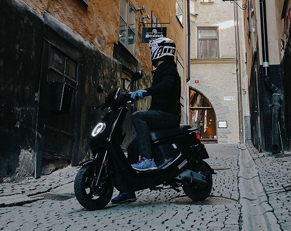 NIU MQi+ Sport Standard  45km/h Svart/Silver 5 of 5