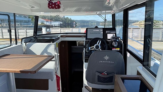 Jeanneau 895 Sport Offshore -22 med Yamaha 2 x F 250 XCB -23 7 of 13