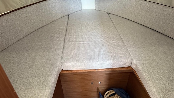 Jeanneau 895 Sport Offshore -22 med Yamaha 2 x F 250 XCB -23 10 of 13