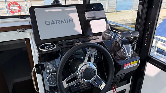 Jeanneau 895 Sport Offshore -22 med Yamaha 2 x F 250 XCB -23 9 of 13