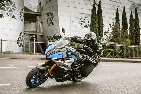 Suzuki GSX-S 1000 GX 7 of 12