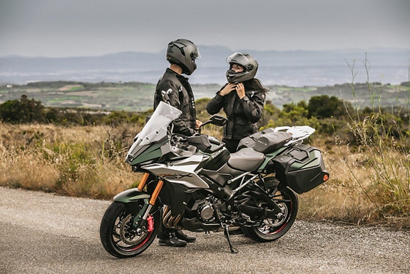 Suzuki GSX-S 1000 GX 6 of 12