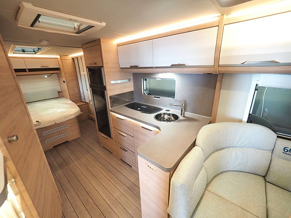 Knaus Südwind 650 UX 60 Year Mässerbjudande 2559:-/mån I ALDE I Queenbed 6 of 16